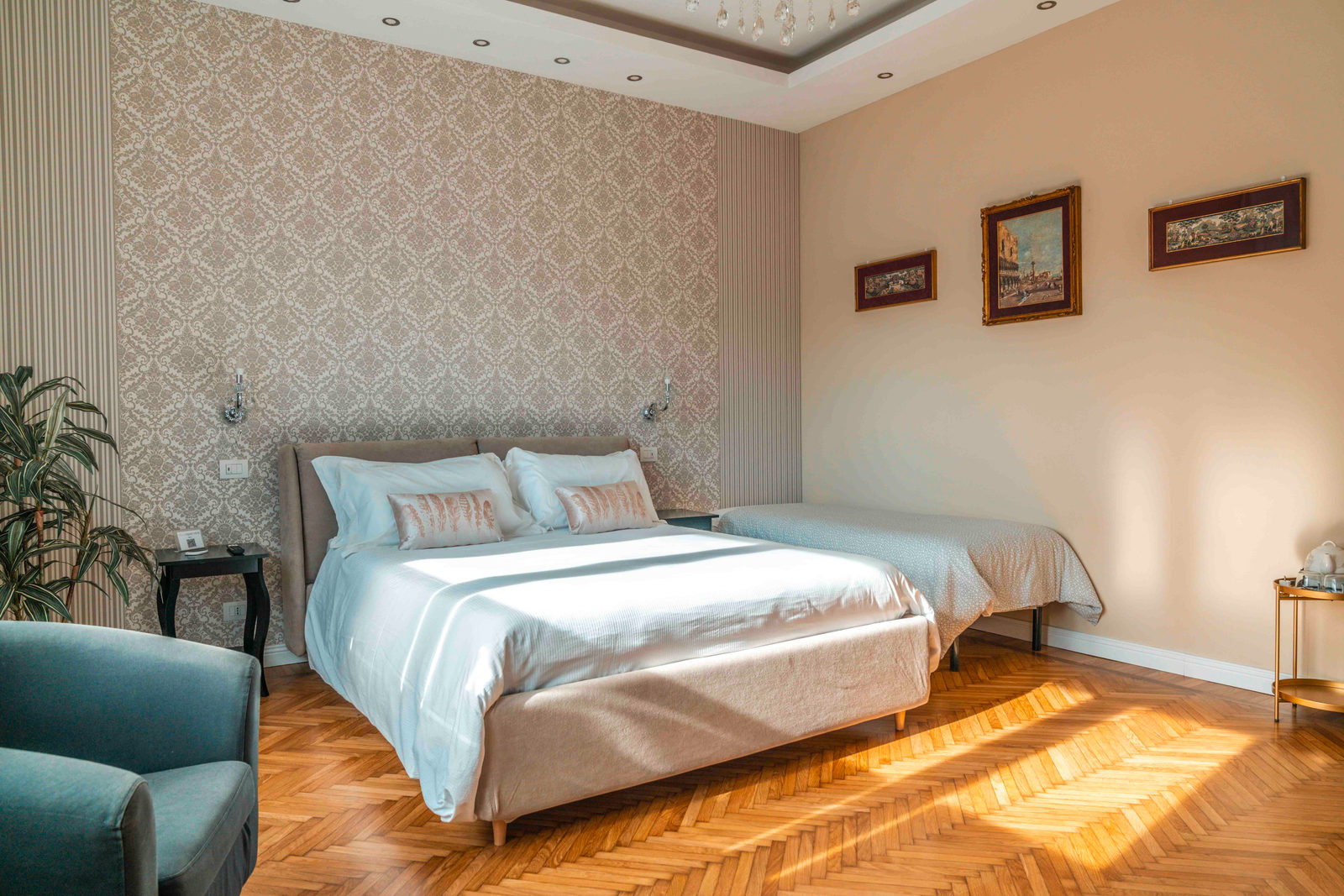 King Deluxe Suite — 7