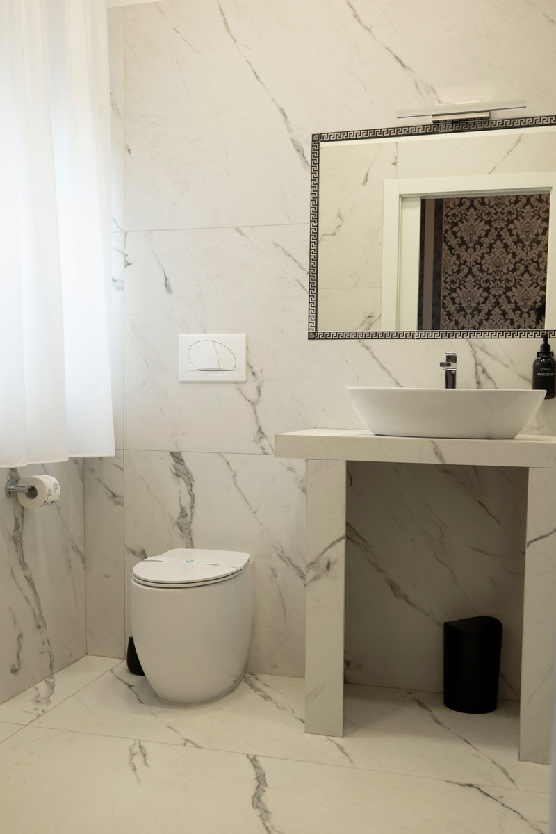 King Suite — 8