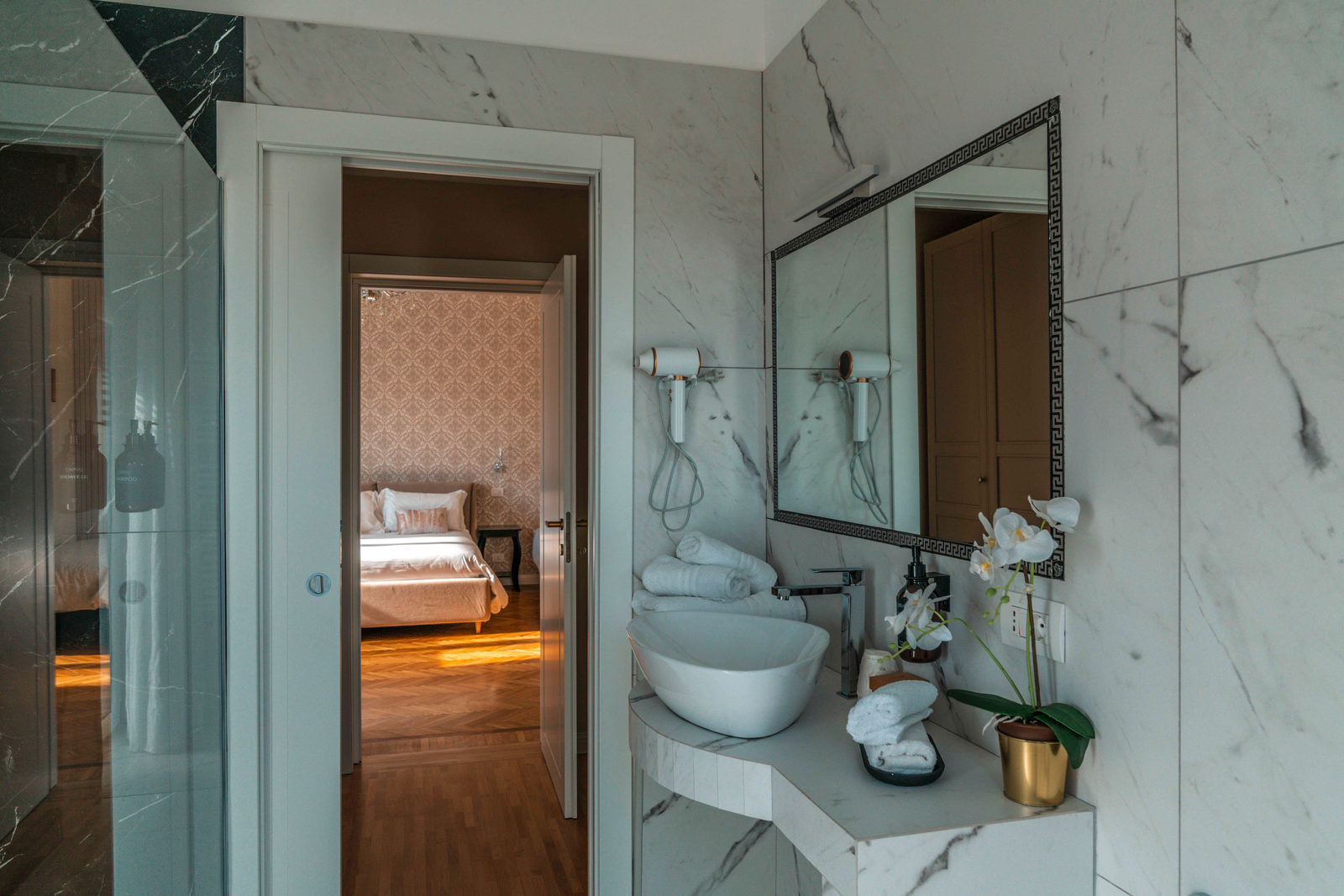 King Deluxe Suite — 5